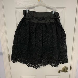 Black embroidery skirt
